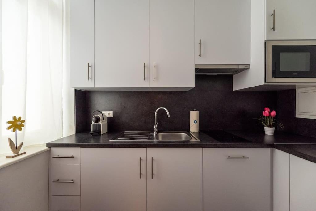 Pristine 1Br Steps From City By Hm Vienna Esterno foto