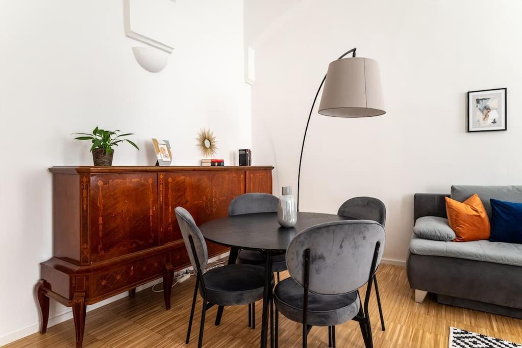 Pristine 1Br Steps From City By Hm Vienna Esterno foto