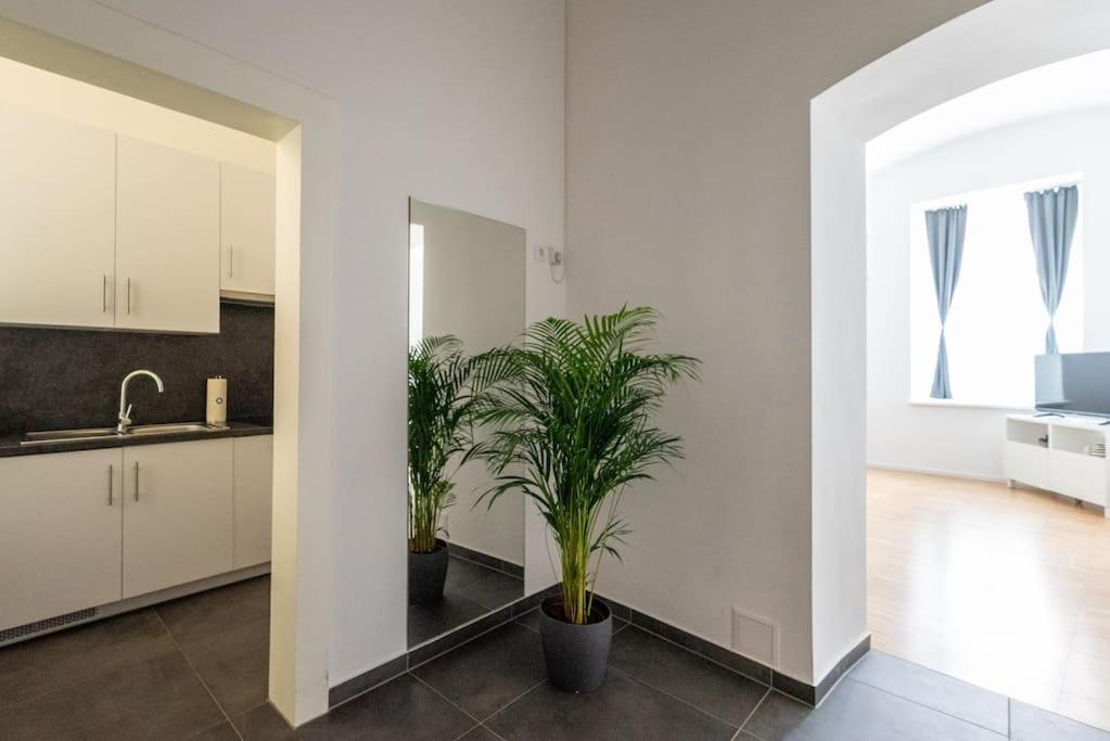 Pristine 1Br Steps From City By Hm Vienna Esterno foto