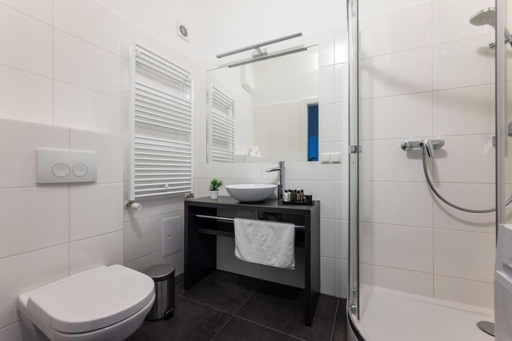 Pristine 1Br Steps From City By Hm Vienna Esterno foto