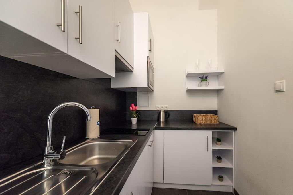 Pristine 1Br Steps From City By Hm Vienna Esterno foto