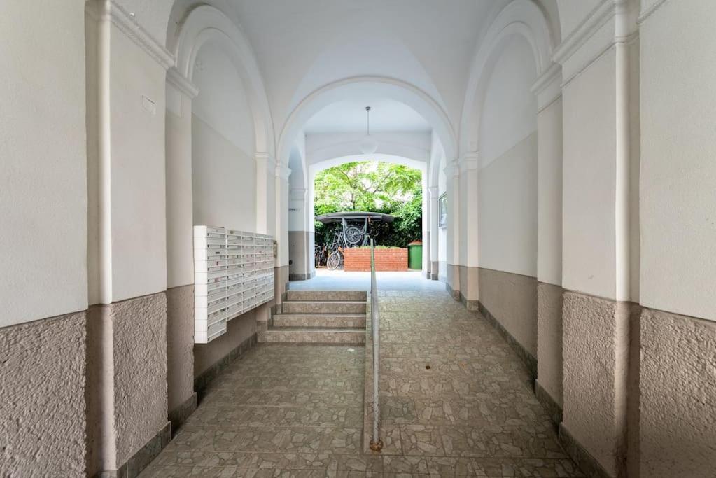 Pristine 1Br Steps From City By Hm Vienna Esterno foto