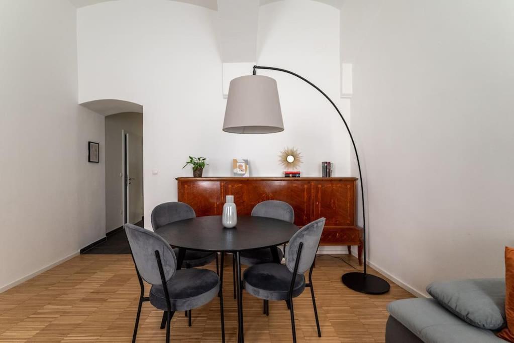 Pristine 1Br Steps From City By Hm Vienna Esterno foto